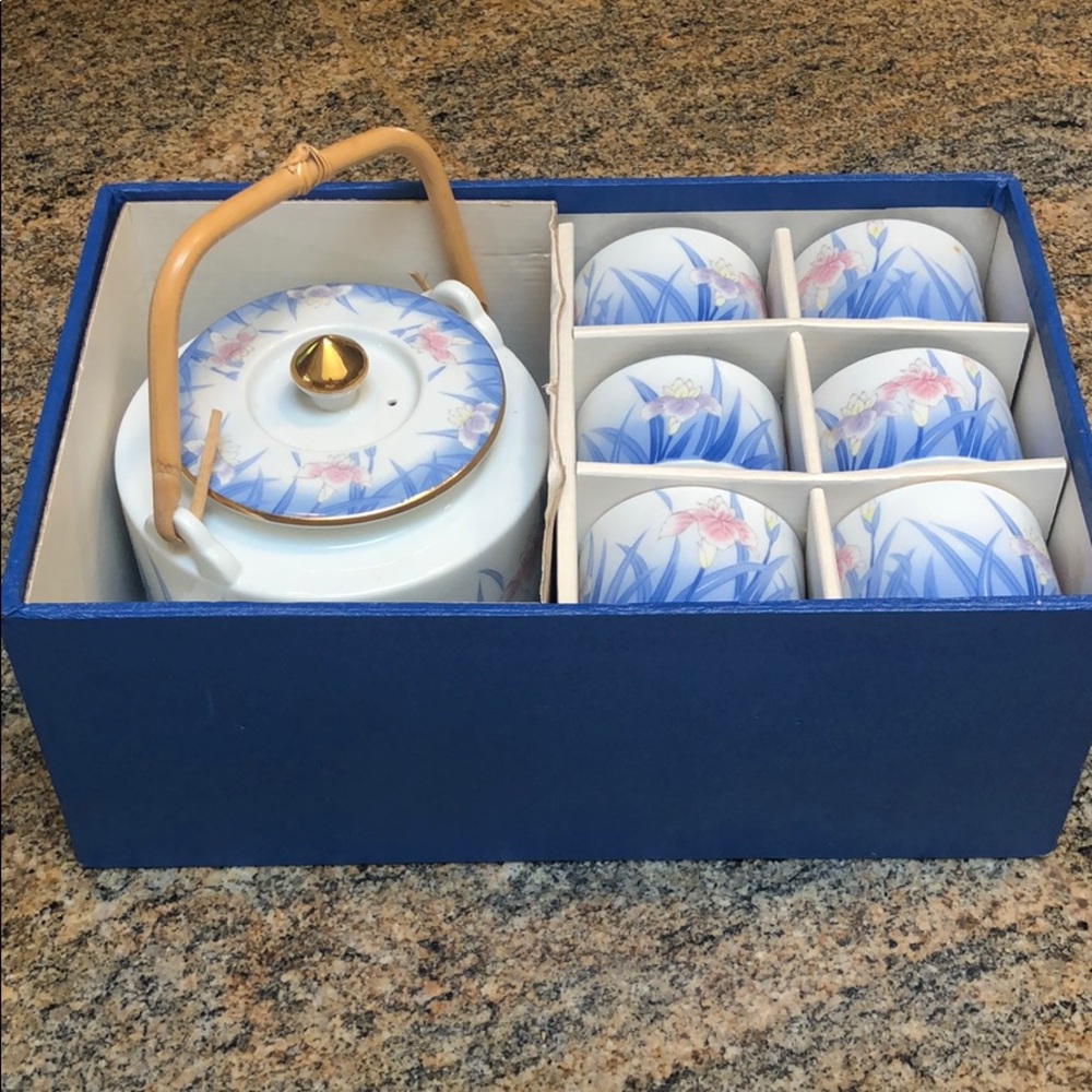 Japanese Tea Set - Picture 2 of 6